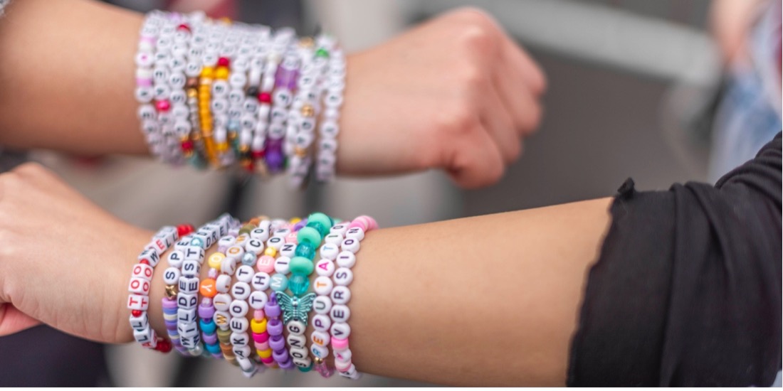 Taylor Swift bracelets Stitch Fix and AI